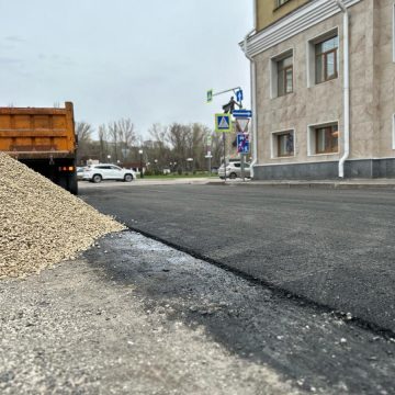 На улице Сергея Литаврина в Липецке обновляют дорожное полотно