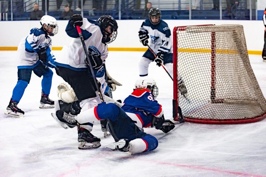 хокк Юные хоккеисты из Липецка одержали две победы над воронежцами