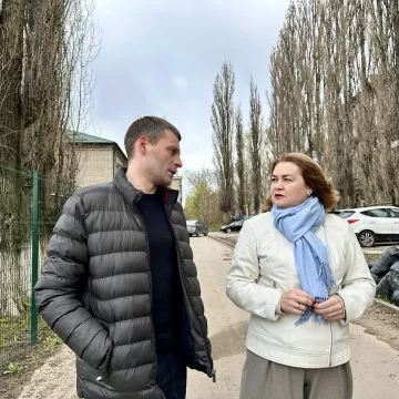 Светлана Бедрова посетила микрорайон Сокол в Липецке