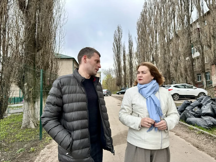 Светлана Бедрова посетила микрорайон Сокол в Липецке