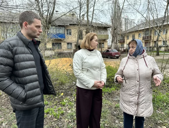 i (9) Рабочую среду временно исполняющая полномочия мэра Липецка провела на Тракторном