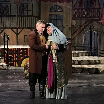 «Ханумы» 12+ много не бывает: комедию показали в 177-ой раз в липецком театре