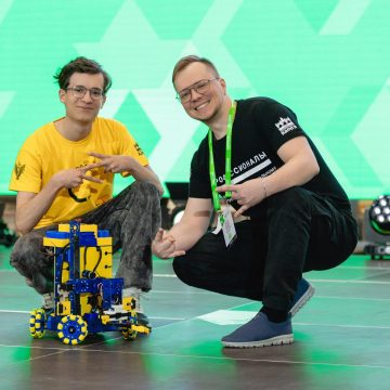 Школьник из Липецка запрограммировал робота-перевозчика на бронзу чемпионата