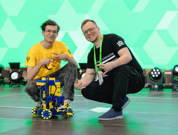 Чемпионат «Профессионалы» Кирилл Кораблин айти Школьник из Липецка запрограммировал робота-перевозчика на бронзу чемпионата