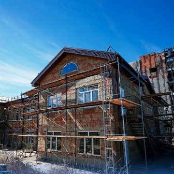 Липецкие строители ремонтируют детский сад в Мариуполе