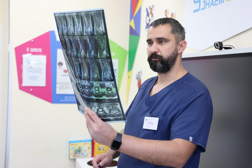 Заведующий детским онкологическим отделением в Липецке доктор Погорелов рассказал зачем приходит на работу на час раньше