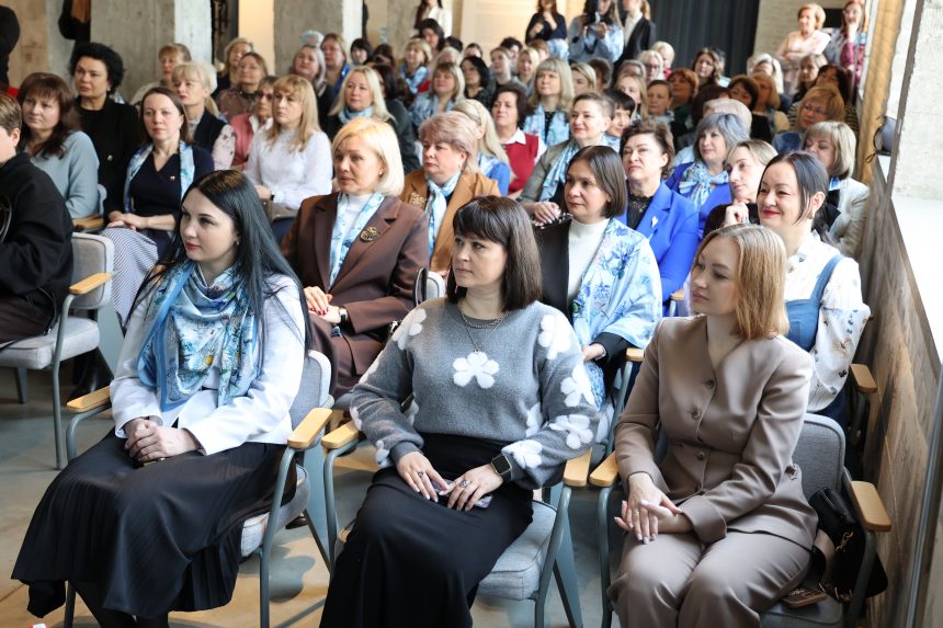 Управлять по-женски