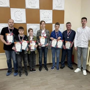 В Липецке провели 1-й этап Кубка по быстрым шахматам среди семей
