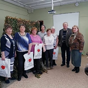 щедрина и волонтёры Волонтёрская группа