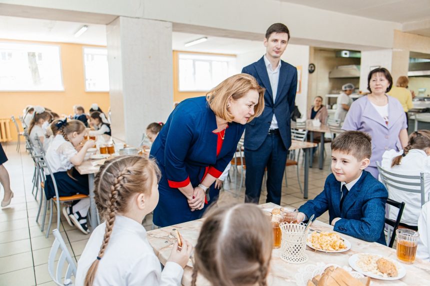 Питание детей в школе № 50 Липецка прошло «мэрскую проверку»