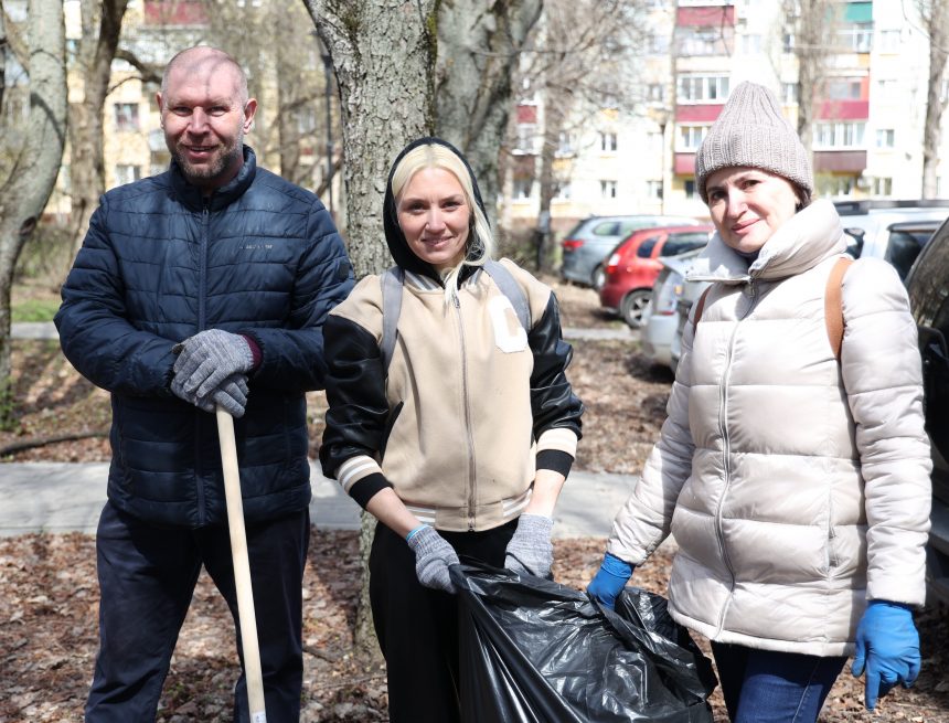 Убирают все! В Липецке провели большой общегородской субботник