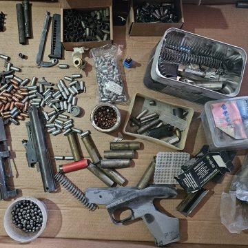 Подпольную мастерскую по переделке оружия нашли в Липецке
