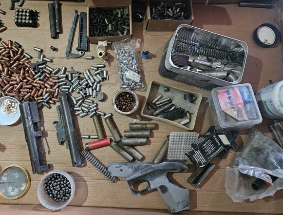 Подпольную мастерскую по переделке оружия нашли в Липецке