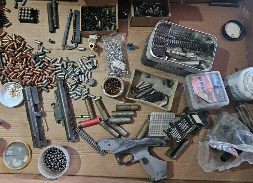Подпольную мастерскую по переделке оружия нашли в Липецке