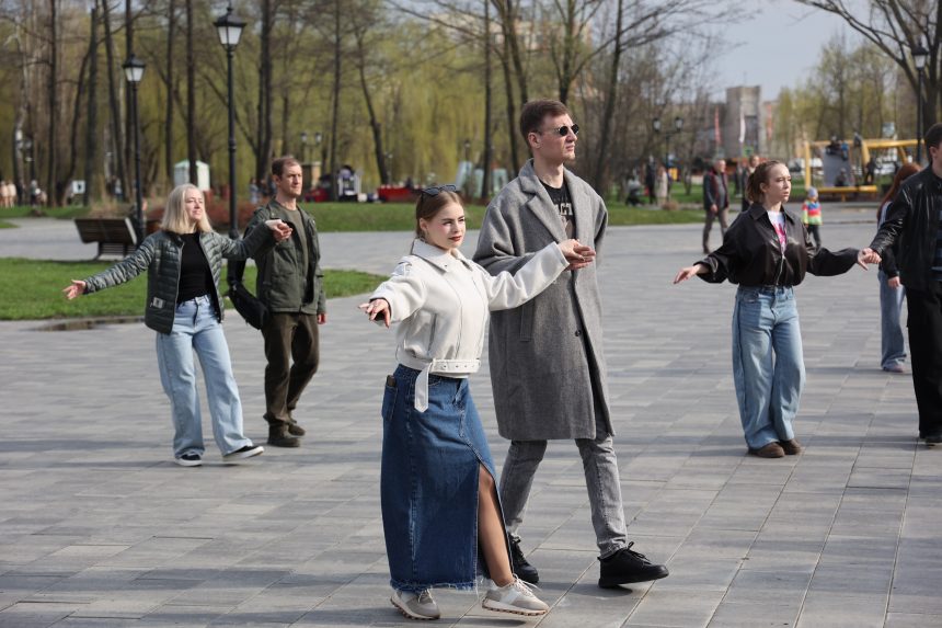 Репетиции «Вальса Победы» (0+) в Липецке продолжаются, можно присоединиться