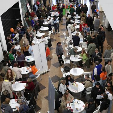 Почти 800 человек пригласили на повторные собеседования после ярмарки трудоустройства в Липецкой области