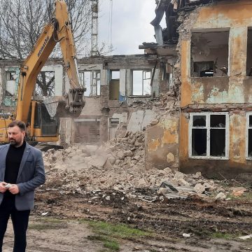 На Юношеской в Липецке сносят заброшки