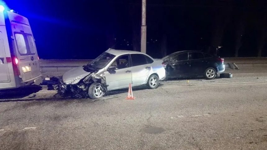 дтп октябрьский мост пресс умвд 2 трупа Мужчины 37 и 42 лет погибли в ДТП на Октябрьском мосту в Липецке