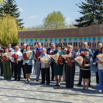 12 жителей Липецкой области удостоены главной трудовой награды региона
