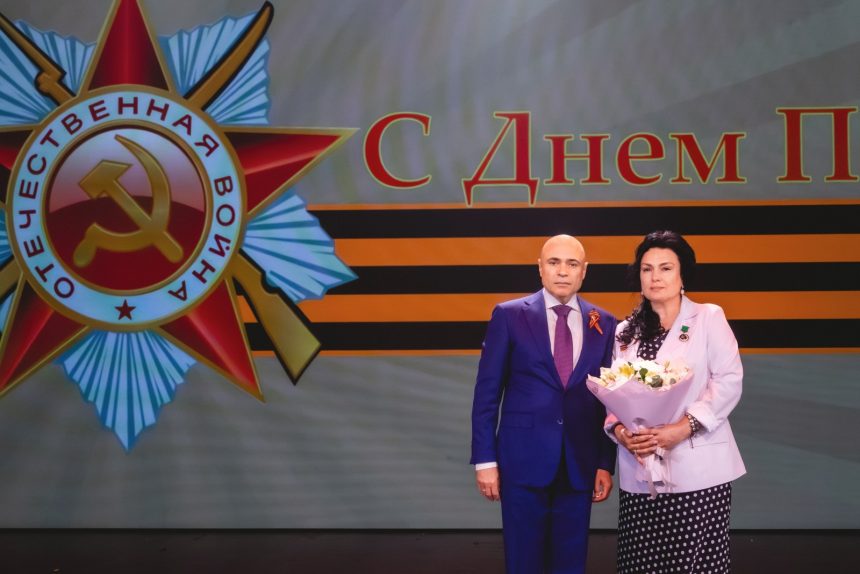 Военного волонтёра Елену Белянскую наградили медалью «За помощь СВОим» в Липецке