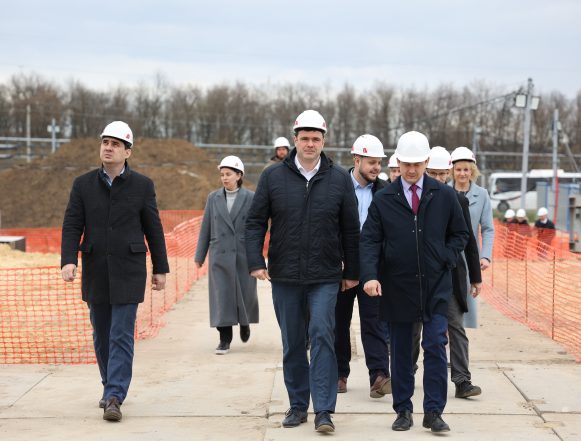 Вице-губернатор Сергей Курбатов проверил ход строительства двух предприятий на ОЭЗ «Липецк»