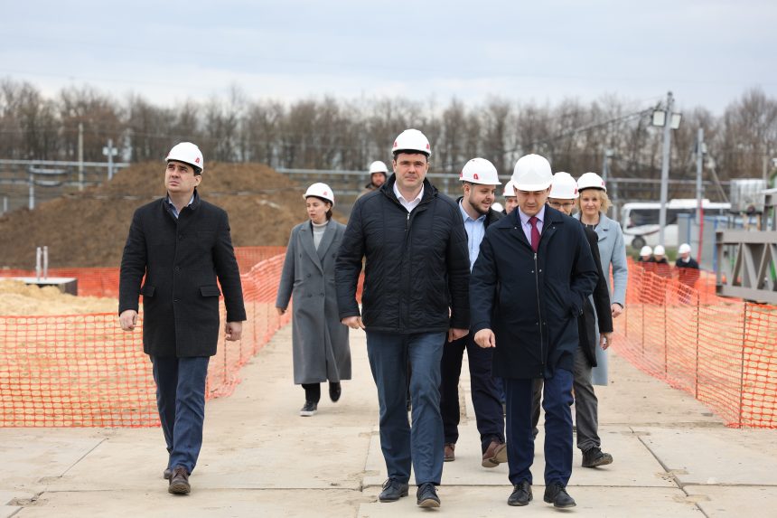 курбатов оэз Вице-губернатор Сергей Курбатов проверил ход строительства двух предприятий на ОЭЗ «Липецк»