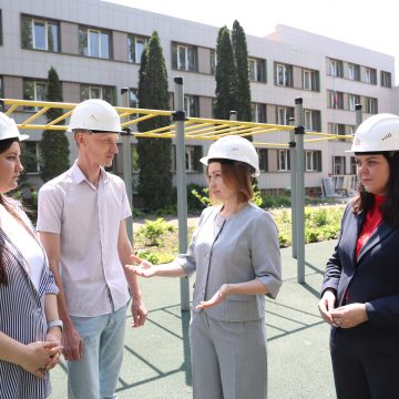 На Юных Натуралистов в Липецке обновят школу № 72, дорогу и освещение