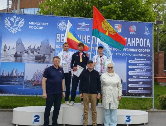 парусный спорт Липчанин Александр Кузьмин стал чемпионом всероссийских соревнований «Весенние паруса Таганрога»
