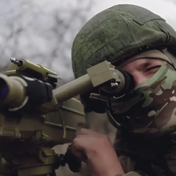 Стать героем