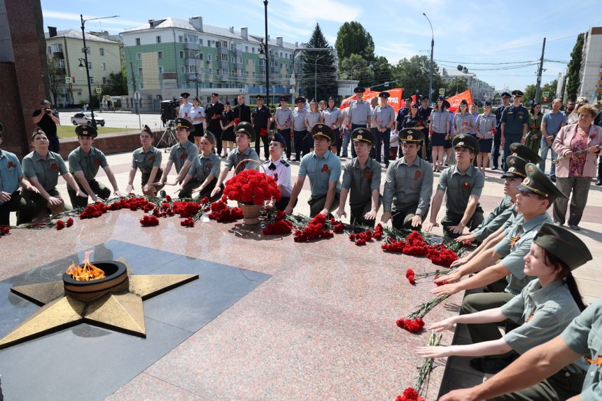 день памяти и скорби 2026 (67) 85-ую годовщину начала Великой Отечетсвенной войны почтили Минутой молчания в Липецке