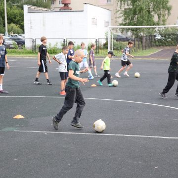футбол на районе Футбол в Липецке стал возвращать детей на улицы города