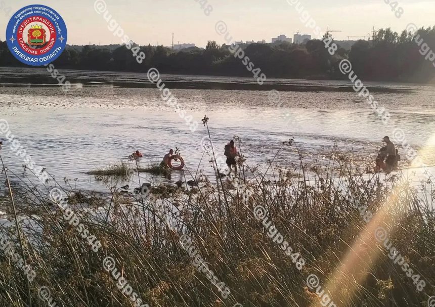 дети на воде угпсс спасение Рыбаки помогли спасти троих мальчиков на реке Воронеж в Липецке
