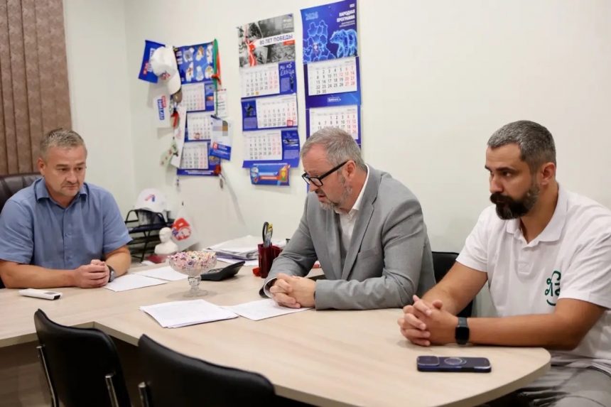 ук аист мэр площадка пресс адм Проблему закрытой детской площадки в «Университетском» в Липецке предлагают решить ежемесячной платой