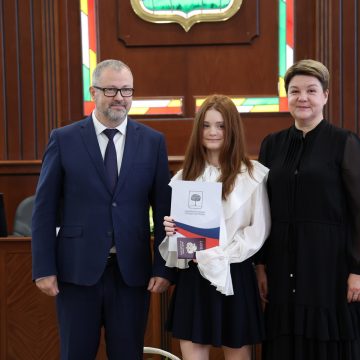 день города горсовет, клюев, казаки пн паршин (53)_2 10 юных липчан получили паспорта из рук мэра и спикера горсовета