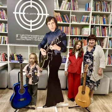 двор-фест есенин библ (3) На двор-фесте, посвящённом Высоцкому в Липецке, выступили 25 артистов из разных городов
