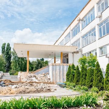 Темпы работ в гимназии № 64 в Липецке вызвали недовольство мэра Михаила Щербакова
