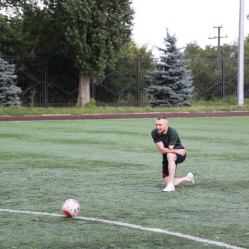 Для участников СВО в Липецке проходят бесплатные тренировки по футболу