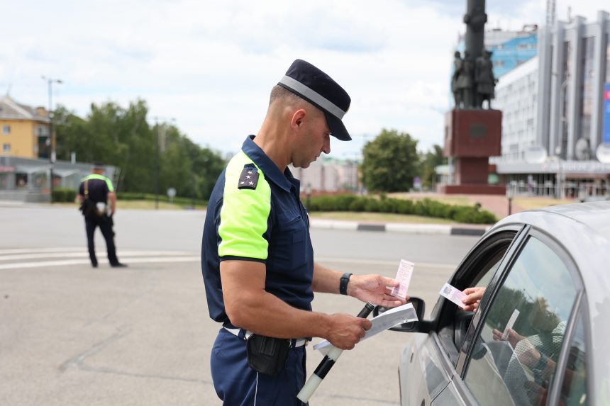 На выходных на липецких дорогах могут попросить «подуть в трубочку»