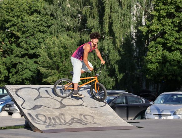 спортивный праздник у звёздного день города пн (3)_2 В честь Дня города Липецка спортсмены-экстремалы показали шоу у ДС «Звёздный»