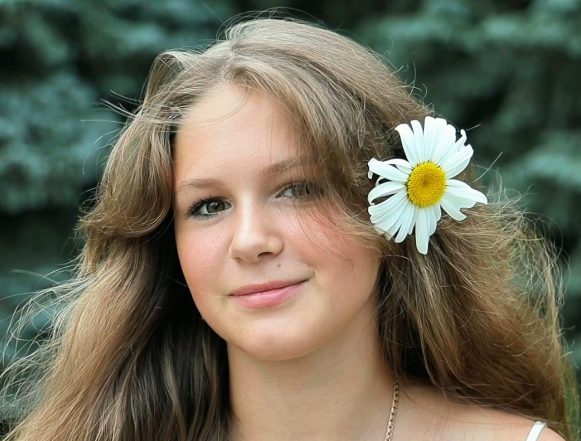 студентка ранхигс с ромашкой Преподаватели и студенты Липецкого РАНХиГС снялись в милом ролике ко Дню семьи