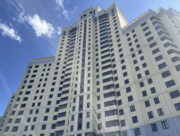 Новострой на Стаханова в Липецке оценил министр строительства и архитектуры региона Николай Дергунов