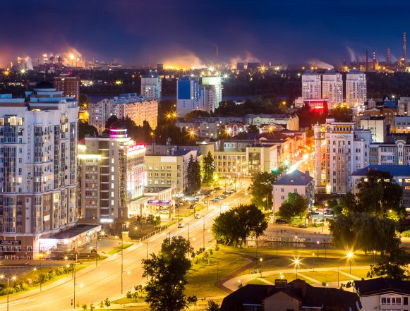 город вид города огни ночь Более 200 км сетей наружного освещения нужно построить в Липецке