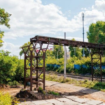 Параллельно с демонтажом моста «Стагдок» в Липецке монтируют освещение