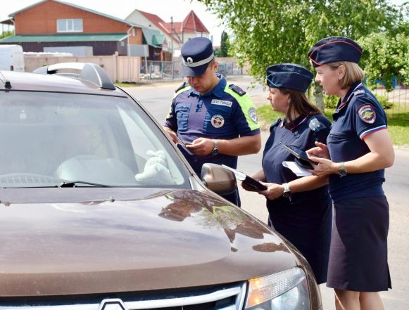 судебные приставы арест авто У девяти липчан арестовали машины за долги прямо на дороге в городе