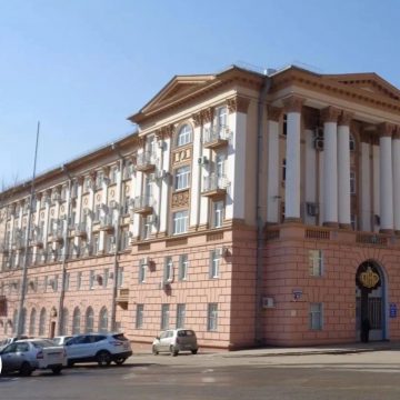 У здания соцфонда в Липецке разрешили отремонтировать и первый этаж