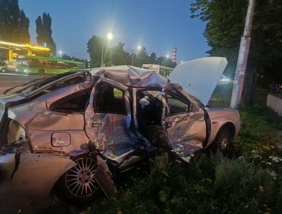 дтп лада приора всмятку «Ладу Приору» раздавил автобус на улице Гагарина в Липецке