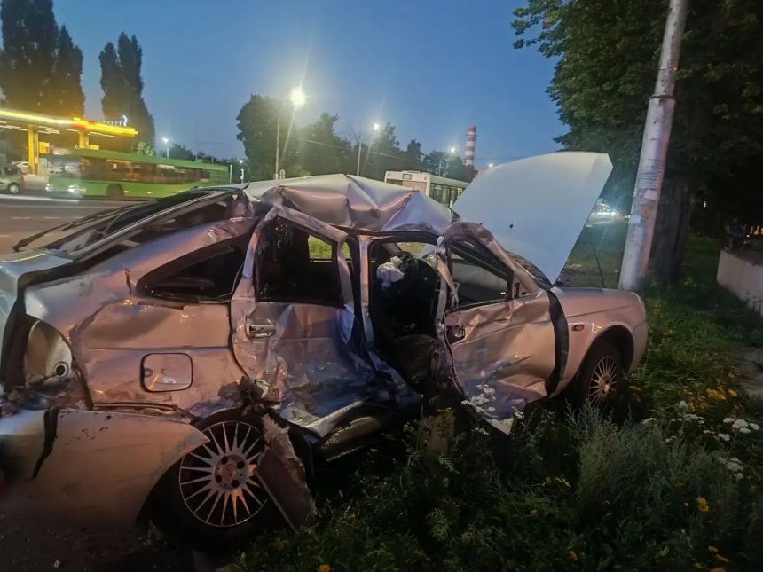 дтп лада приора всмятку «Ладу Приору» раздавил автобус на улице Гагарина в Липецке