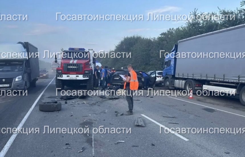 Водитель и пассажир «Рено» скончались при ДТП с «Мерседесом» в Липецком округе
