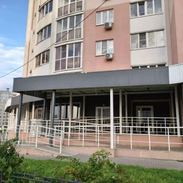 На первом этаже многоквартирного дома на Свиридова в Липецке прикрыли пивбар