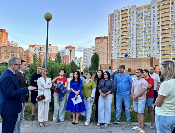 i (11) Городские власти не разрешат устанавливать гаражи на улице Коцаря в Липецке